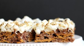 Chewy S'mores Bars (only 5 ingredients, and no bake!) | Bakerita.com