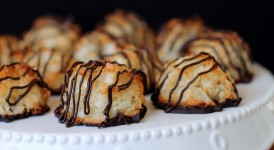 Black-Bottomed Coconut Macaroon (GF) | Bakerita.com
