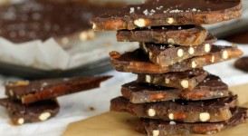 Dark Chocolate Pretzel Toffee | Bakerita.com