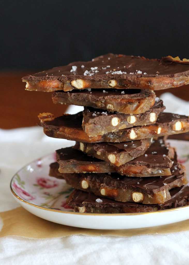 Dark Chocolate Pretzel Toffee | Bakerita.com