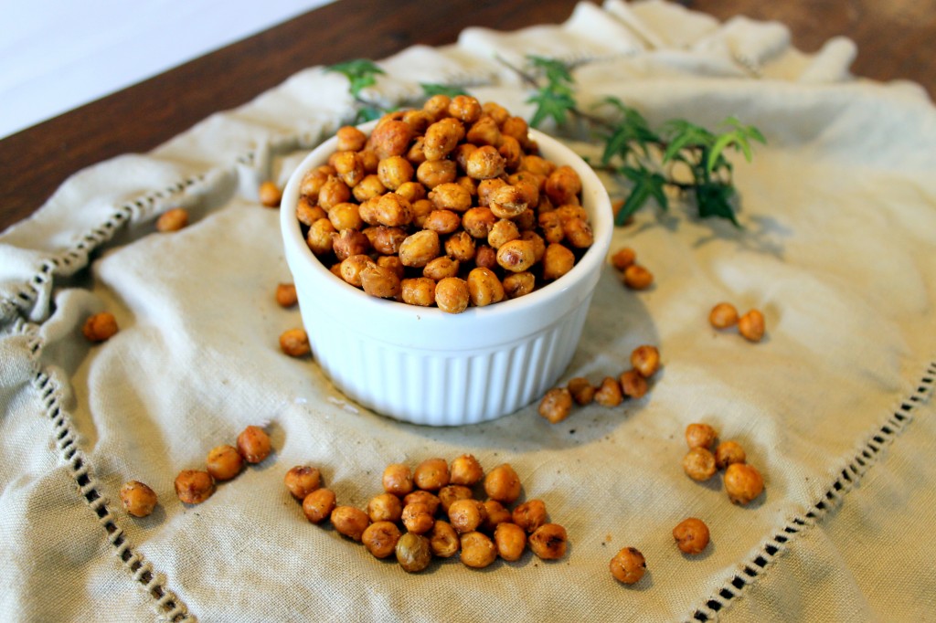 These Spicy Garlic Thyme Roasted Chickpeas are a healthy, tasty snack you won't be able to get enough of!
