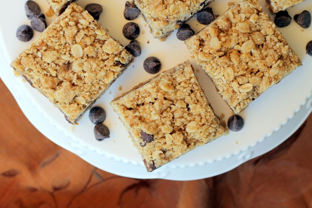 These Caramelitas are chewy bars with caramel and chocolate sandwiched between a crunchy, delicious oatmeal cookie crust! It's an easy, delicious recipe.