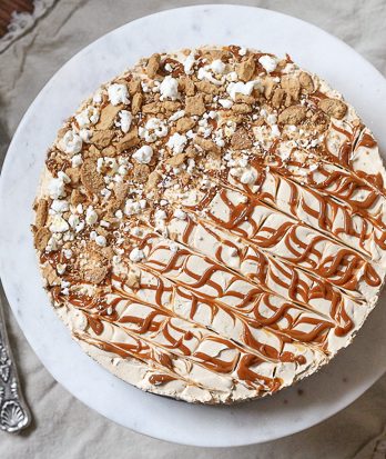 This No-Bake Peanut Butter Dulce de Leche Cheesecake with Popcorn Crust is a unique and whimsical dessert that's super easy to make and incredibly delicious! You'll love the crunchy popcorn crust with the creamy, sweet cheesecake filling.