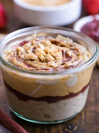 Start your morning with Peanut Butter & Jelly Oatmeal for a healthy & delicious breakfast treat! This gluten-free and vegan oatmeal is sweetened with a ripe banana.