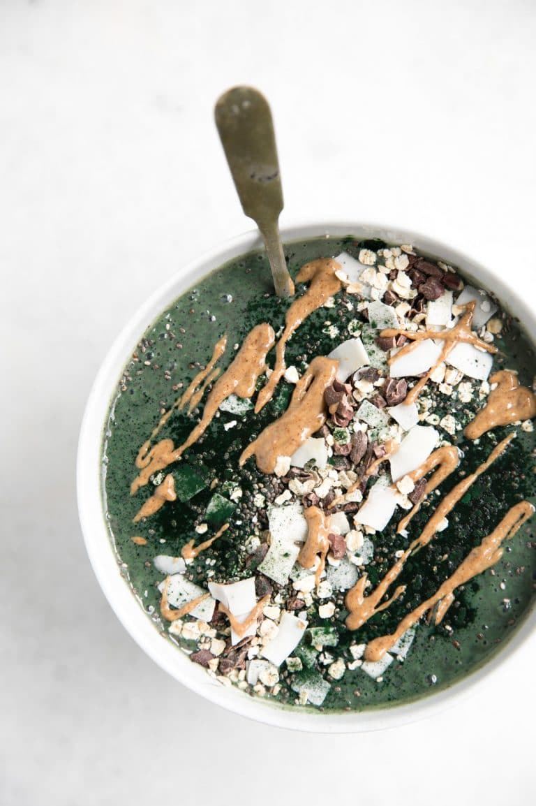 Almond Butter and Spirulina Smoothie Bowl - The Forked Spoon