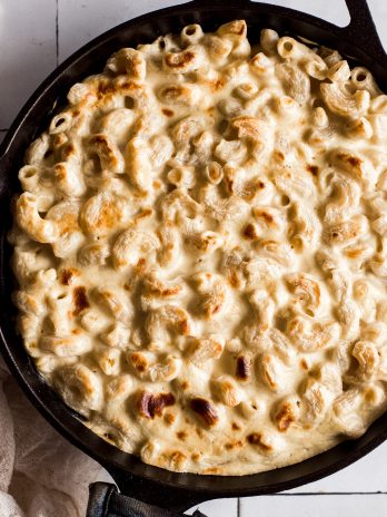 Simple and quick to make, this Easy Vegan Mac and Cheese recipe will satisfy even the pickiest of eaters! It's made with just 8 whole ingredients - no processed vegan cheeses here. This recipe comes together quickly for an easy dinner and is easily made gluten-free. 